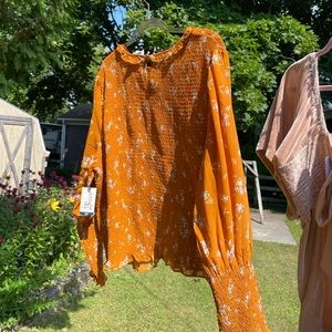 Very beautiful & feminine blouse